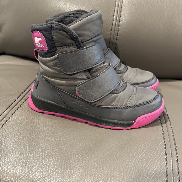 SOREL waterproof boots for girls 👧🏼 - Picture 1 of 4